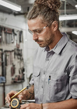 Load image into Gallery viewer, Mens Lightweight Tradie Short Sleeve Shirt
